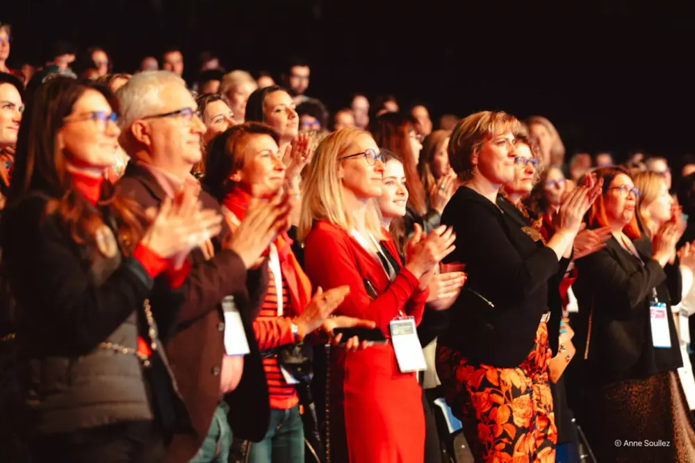 Intervention sur scène au Forum Femmes & Challenges 2024 à Caen